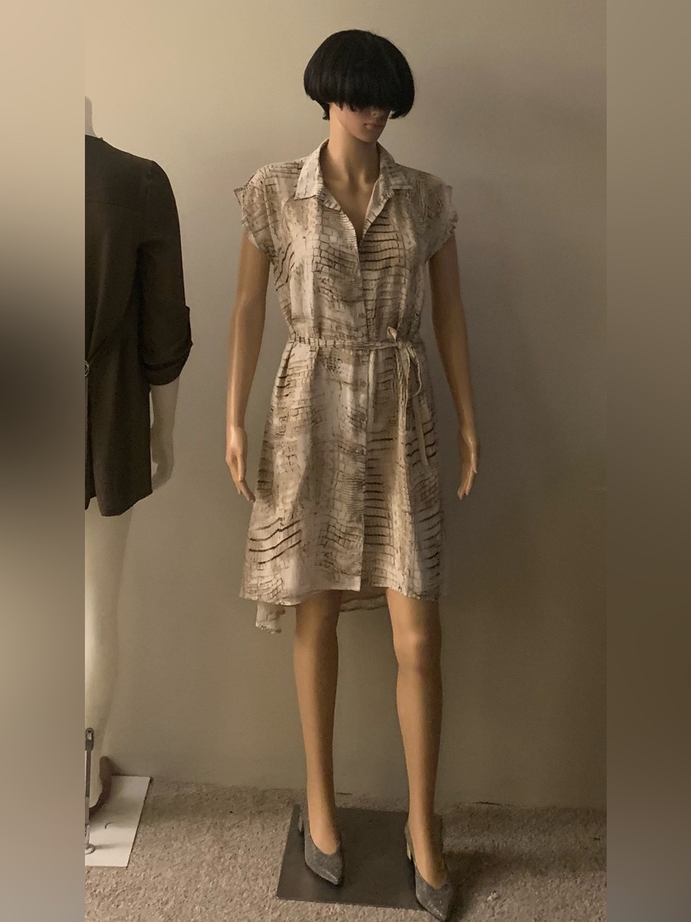 London Times Tan Ruched Sleeveless Midi Dress